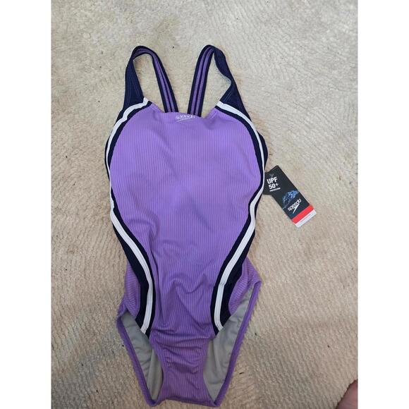 Speedo One piece swimsuit 79.50 retail- Size 8 - Picture 1 of 2